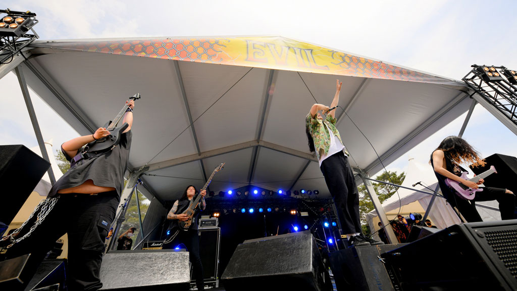 速レポ】＜SATANIC CARNIVAL＞SABLE HILLS、最狂メタルショウ