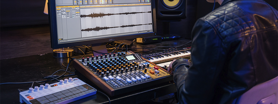 タスカム/ティアック