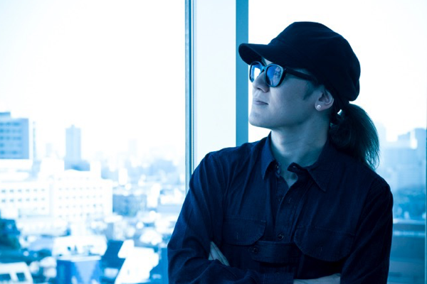 村井研次郎 (cali≠gari / ELLEGUNS)、早稲田〜高田馬場を語る「日常を過ごすには良い街」 