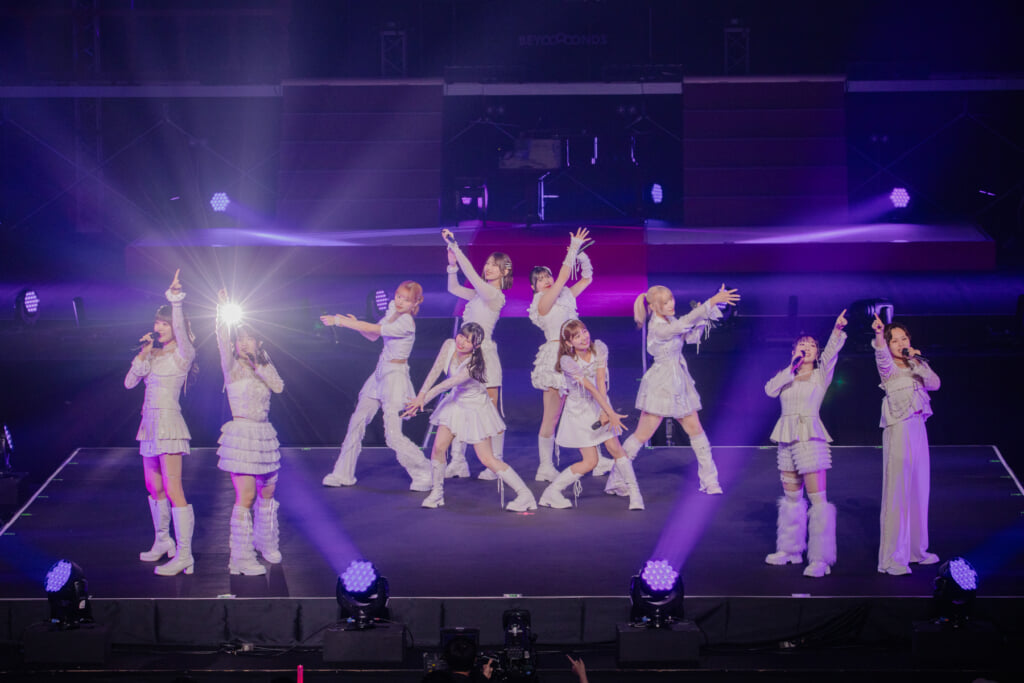 ライブレポート】BEYOOOOONDS、島倉りか卒業公演を日本武道館で