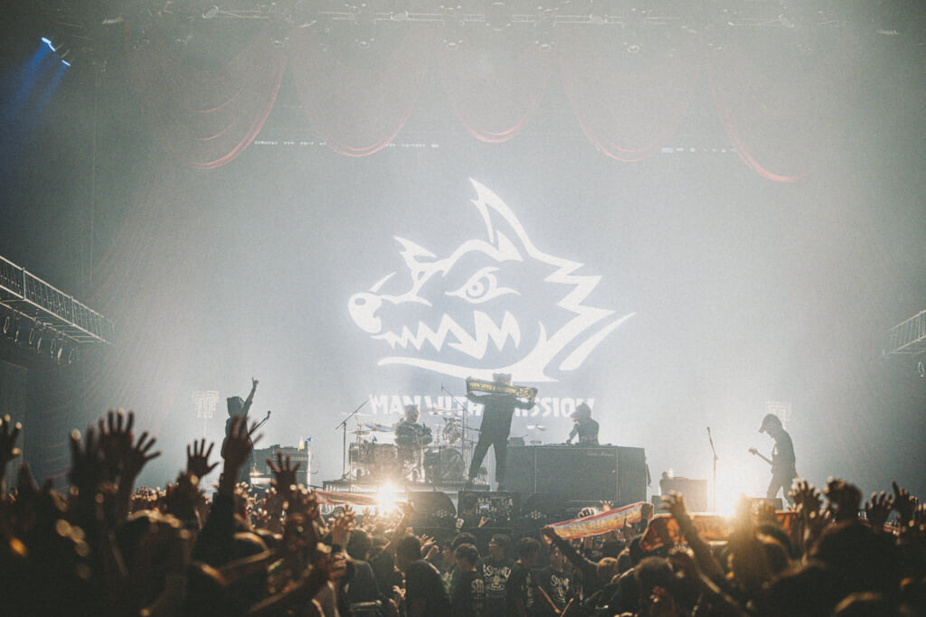 速レポ】＜SATANIC CARNIVAL＞、MAN WITH A MISSIONの極上の表情