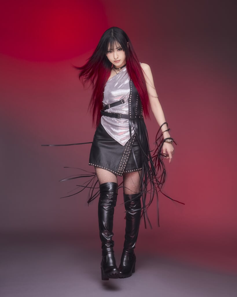 大山まき、SAKIを迎えたアルバム『I AM』を発表、全5都市ワンマン