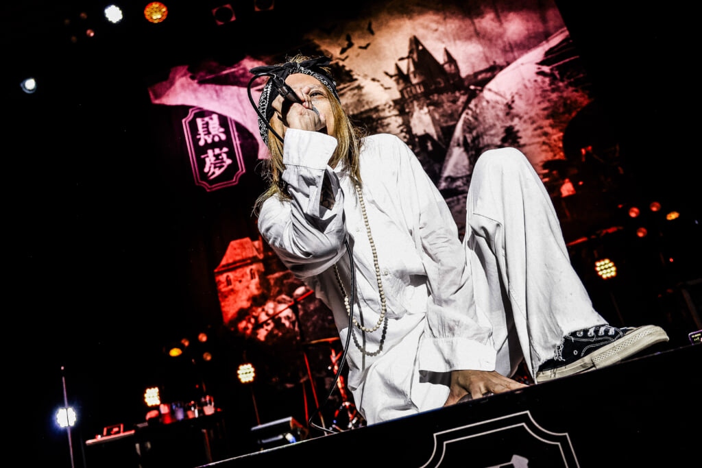 ライヴレポート】黒夢、Zeppツアー開幕「我々のロックンロールを