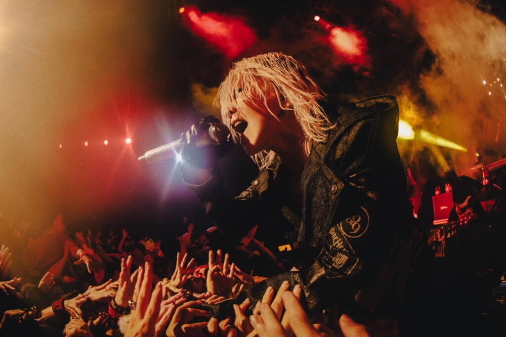 HYDE [INSIDE] LIVE 2025 HYDEのキーホルダー HYDE LIVE 2025 ハイドのキーホルダー FLAG HYDE hyde - メルカリ