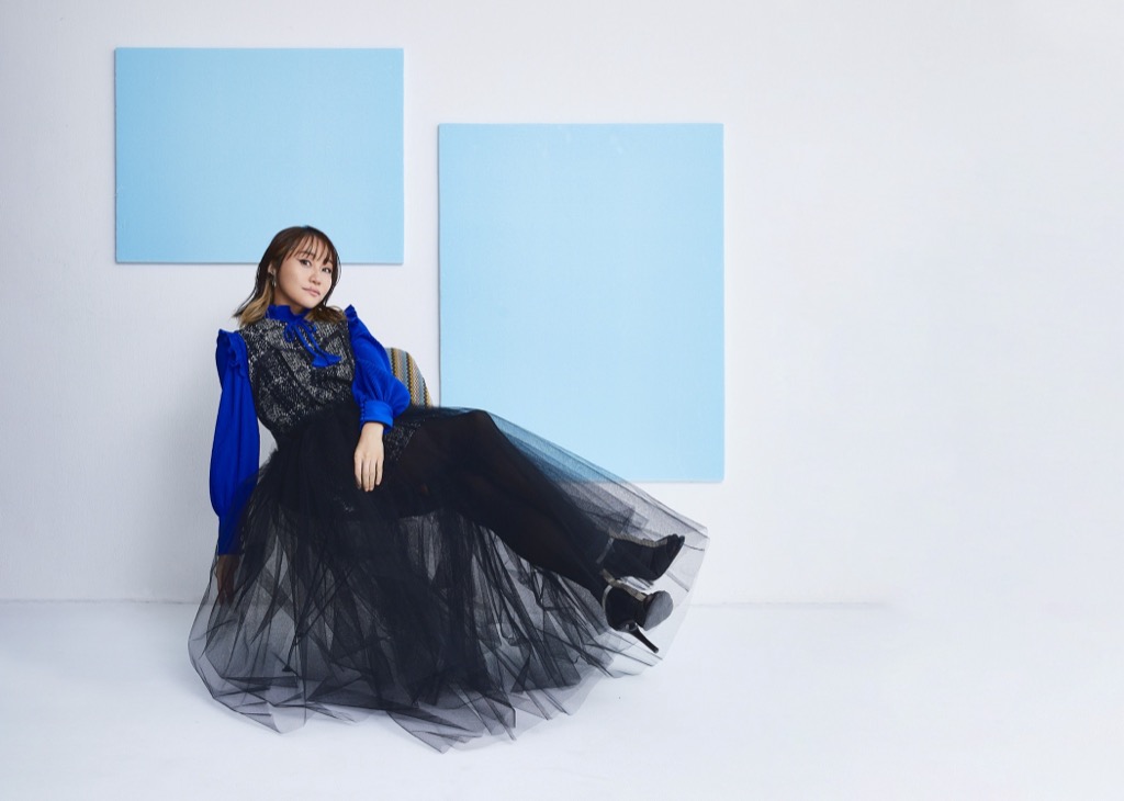 騒音歌謡演目 晴天よりも鮮やかな ドラマティックアイロニ 黄桜白鶴 矢井田 瞳、デビュー25周年記念日に新曲「嘘」を配信リリース | BARKS