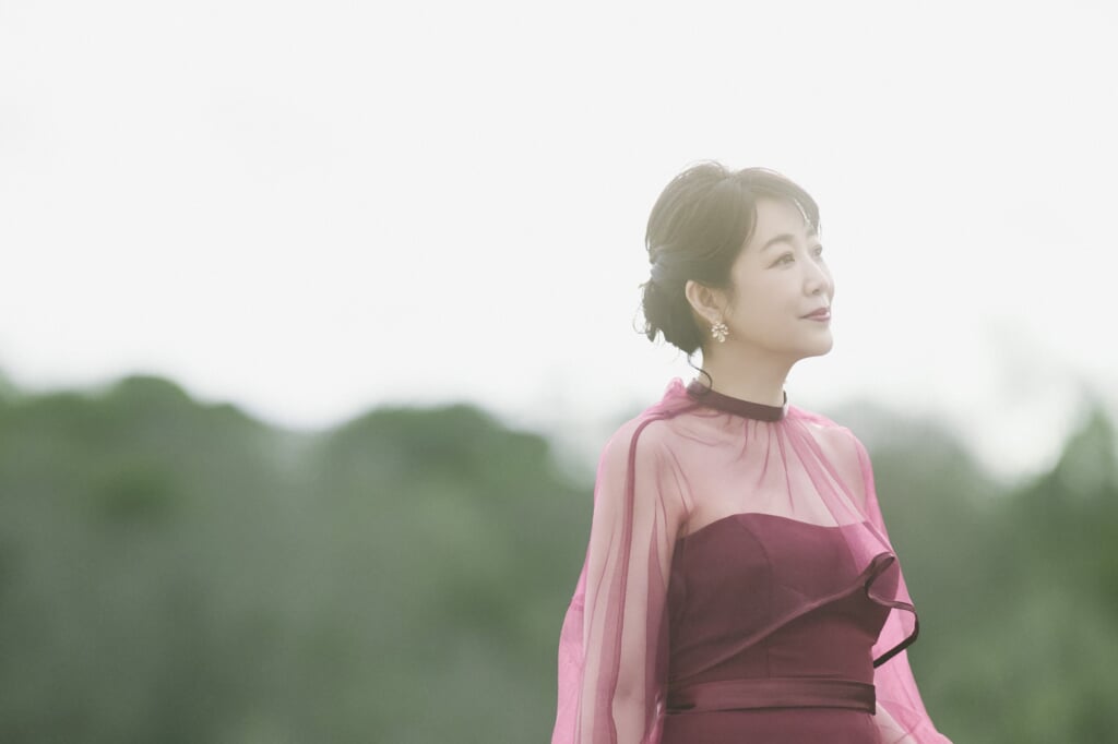 菊池桃子、40周年ライブ収録作品リリース決定＋初海外ライブを