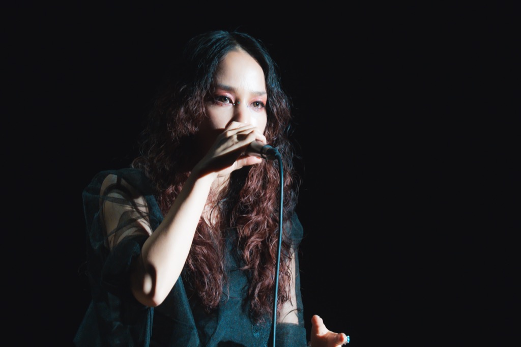 ライブレポート】中島美嘉、「大人が泣ける場所を作りたいと思って