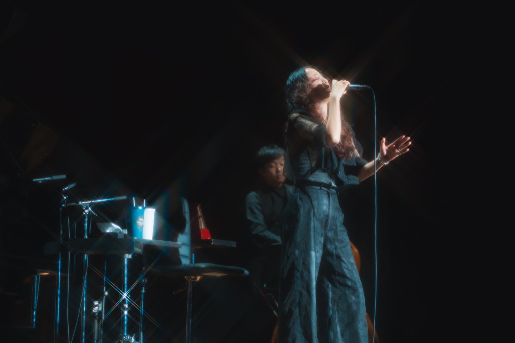 ライブレポート】中島美嘉、「大人が泣ける場所を作りたいと思って