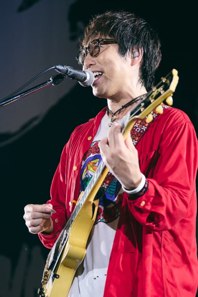 ライブレポート】高橋優、故郷・秋田県での弾き語りワンマン