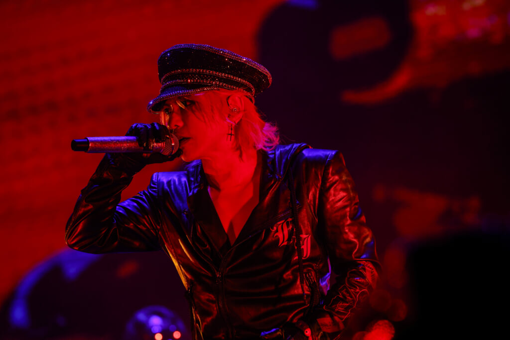 ライヴレポート】HYDE、大阪・関西万博を制圧「モッシュピットができる