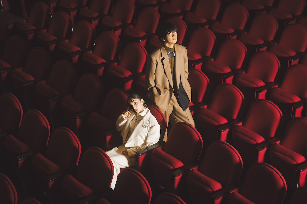 家入レオ、ツアーファイナルに斎藤宏介がサプライズ出演。2人での