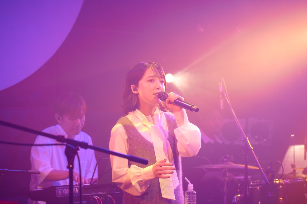 レポート】上白石萌音、歌手デビュー10周年記念日に初ライブを行った