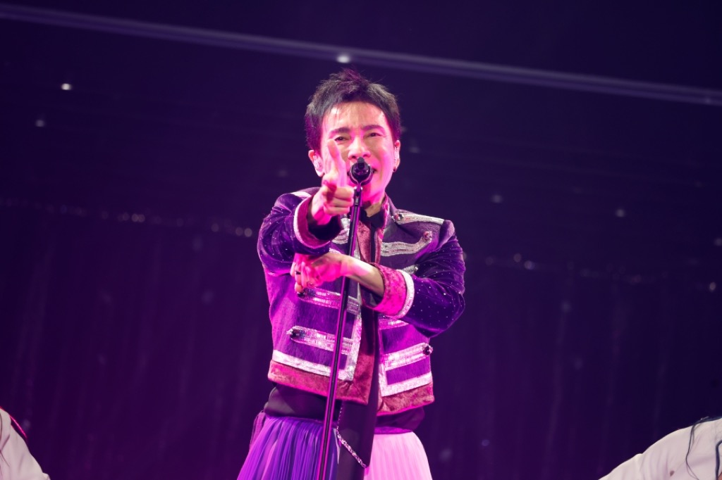 郷ひろみ　武道館コンサートステージ衣装 ライブレポート】郷ひろみ、70歳の誕生日を飾った武道館ライブ