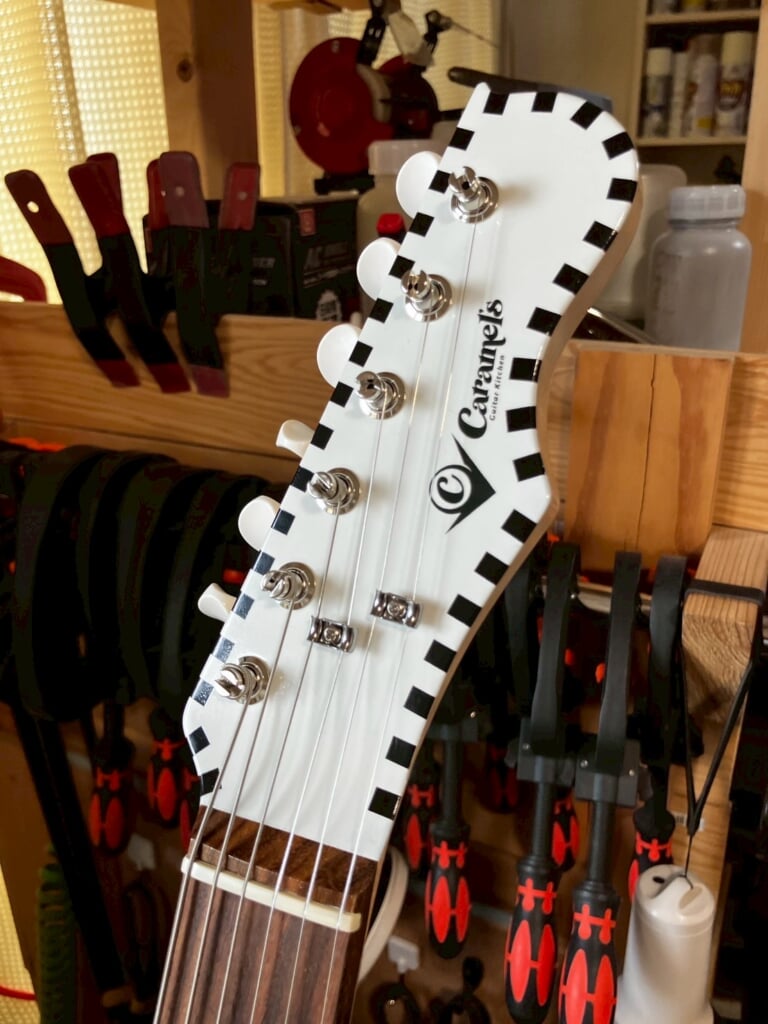 ギター DeliciousTaylormadeGODVOICE DextreamRide Caramel's Guitar Kitchenプロト第10弾は、人気V3のスペシャルカラー