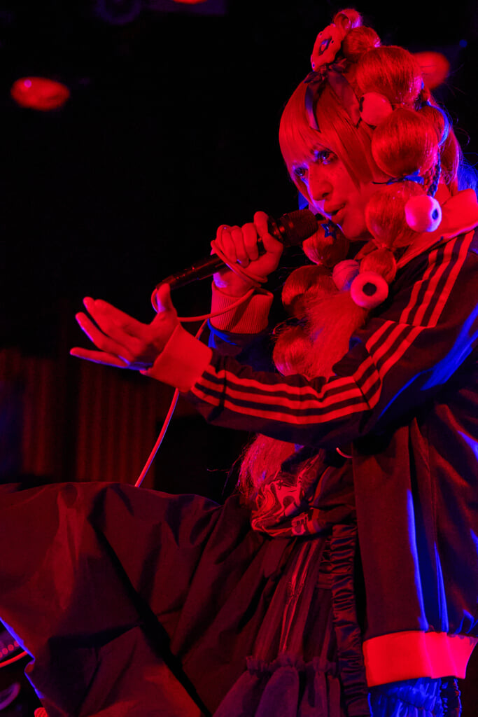 ミュージシャン BugLug ライブレポート】BugLug、年に一度の特別な遊び場＜秘密ごっこ＞ | BARKS