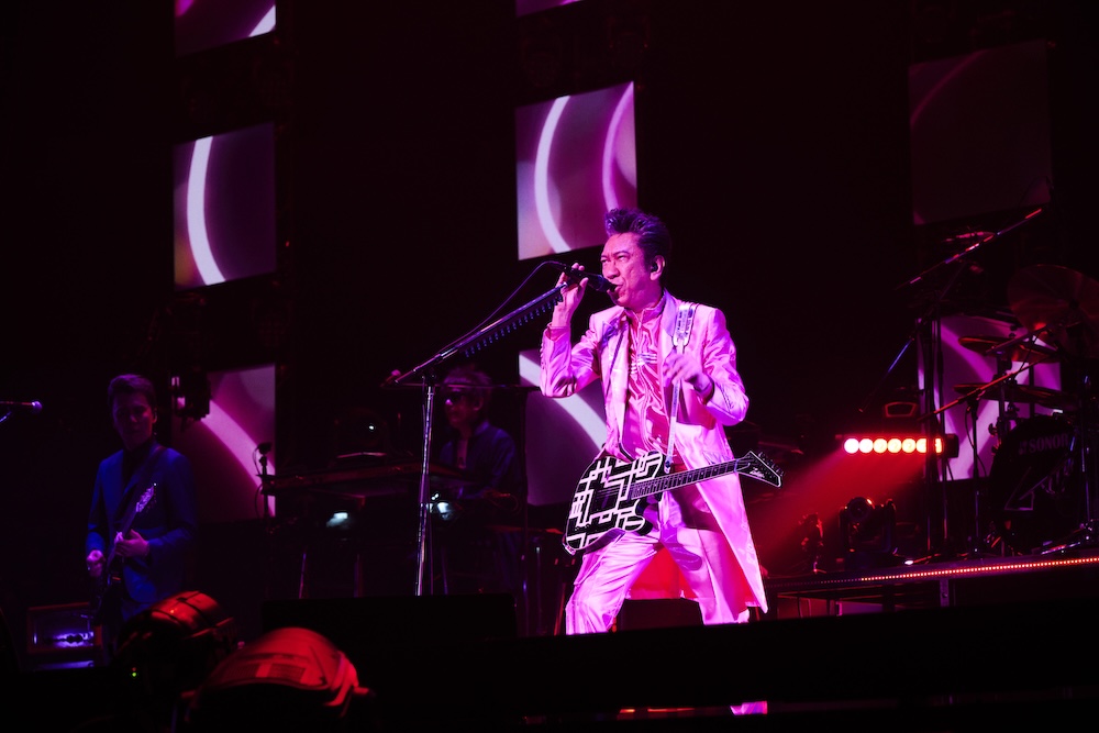 布袋寅泰、30周年記念アルバムに氣志團、CORNELIUS、SIGUE SIGUE