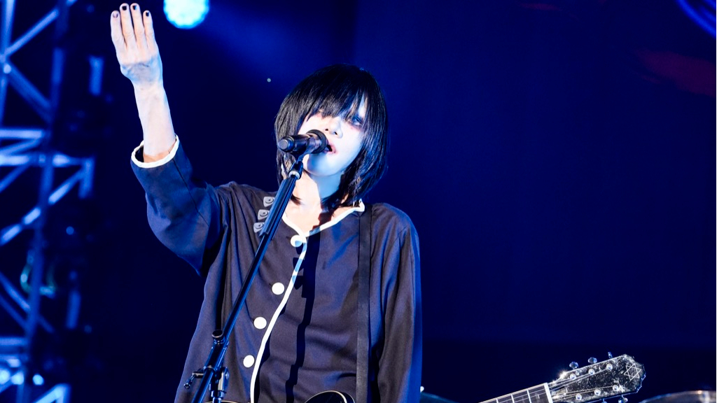 シック　ナイルロジャース　直筆サイン入り写真　証明書付き ナイル・ロジャース、直筆サイン入りストラトをチャリティー