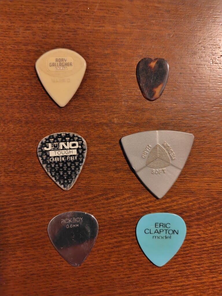 俺の楽器・私の愛機】1931「50年分のピック」 | BARKS