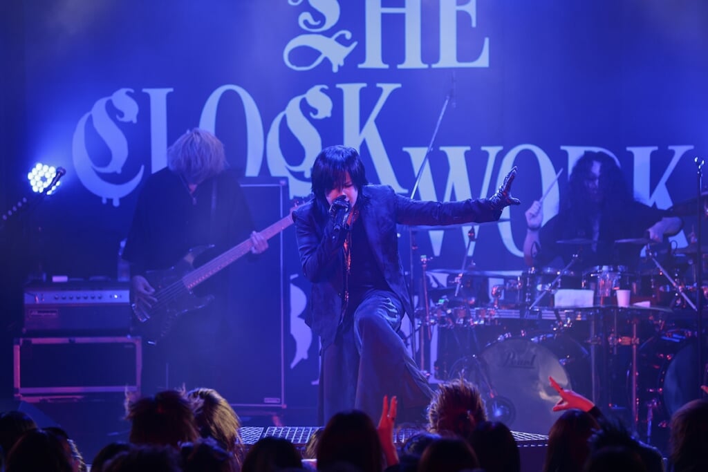 ライヴレポート】KIRITO、ツアー＜THE CLOCKWORK BIBLE＞開幕「最高の