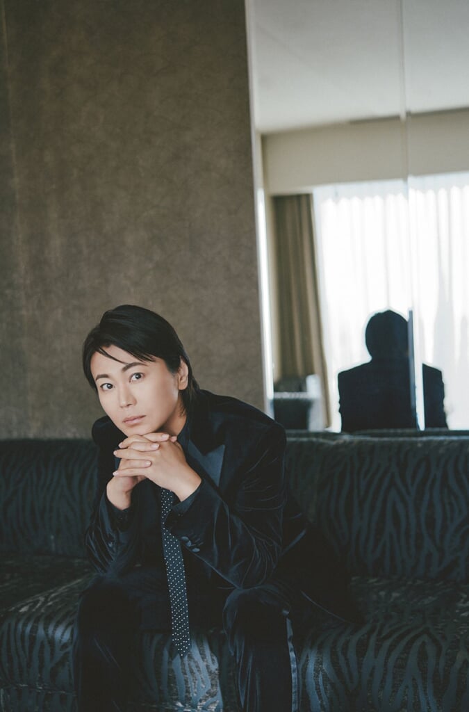 氷川きよし、最新アルバム『KIINA.』から「BE THE LIGHT」ミュージック
