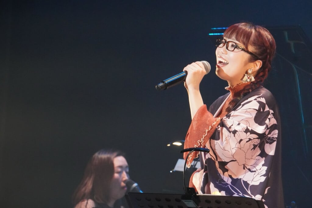 ライブレポート】朝倉さや、アルバム『良い一年を』ひっさげ年始ライブ