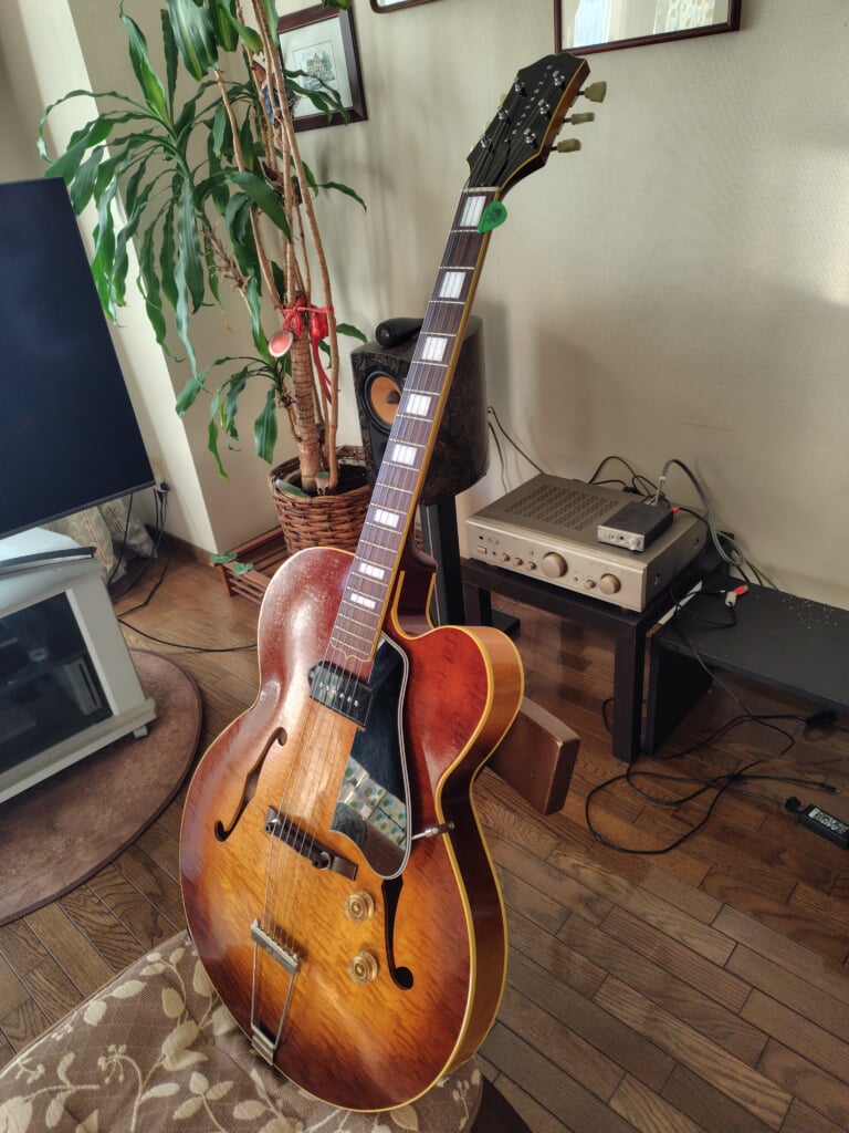 俺の楽器・私の愛機】1956「初めてのフルアコ」 | BARKS
