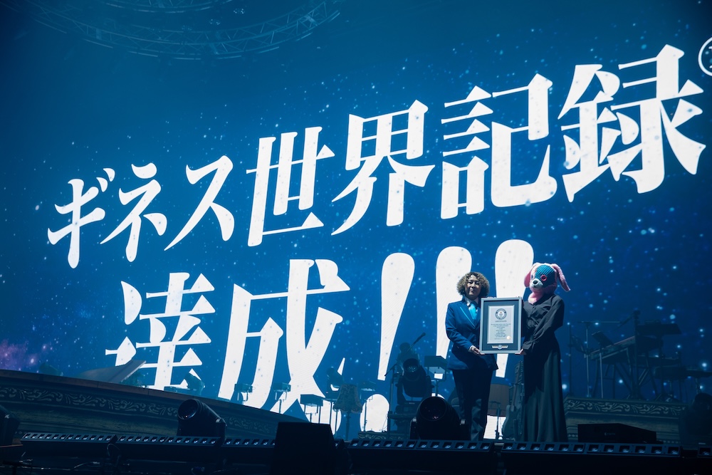 tuki.、初のワンマンライブ＜承認欲求爆発＞を東京・⽇本武道館で開催