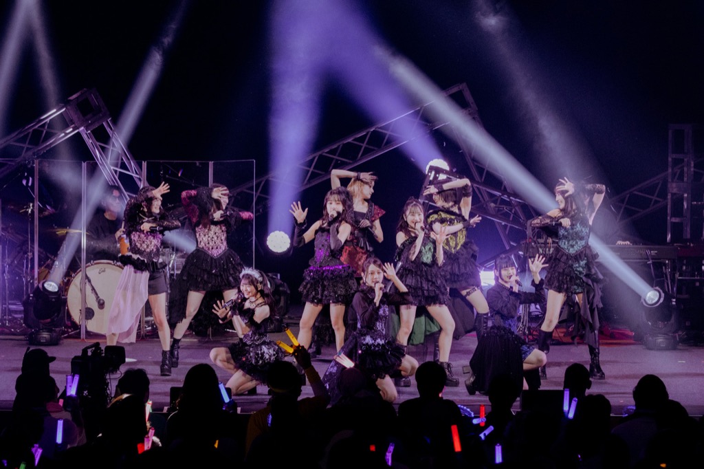 ライブレポート】つばきファクトリー、春のバンドライブ開催。卒業発表