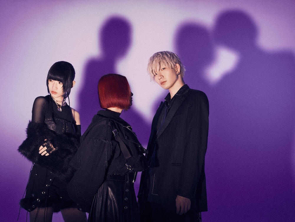 CLAN QUEEN、歌舞伎町タワー前シネシティ広場で約4000人が熱狂した