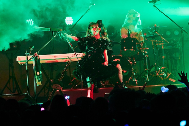 ライブレポート】“闇堕ち系おゆうぎバンド”・東京メルヘン倶楽部の快