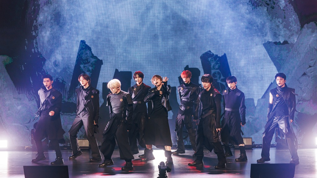 &TEAM、3rd EP『We on Fire』ショーケースを開催。「自分たちに火を