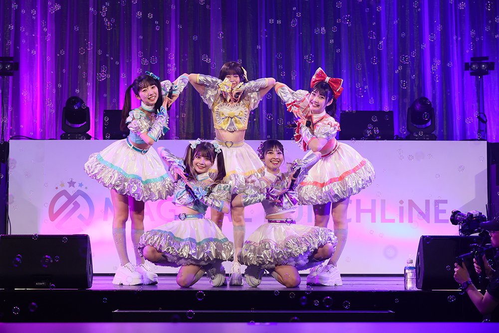 ライブレポート】10周年ワンマンで刻んだマジカル・パンチラインの