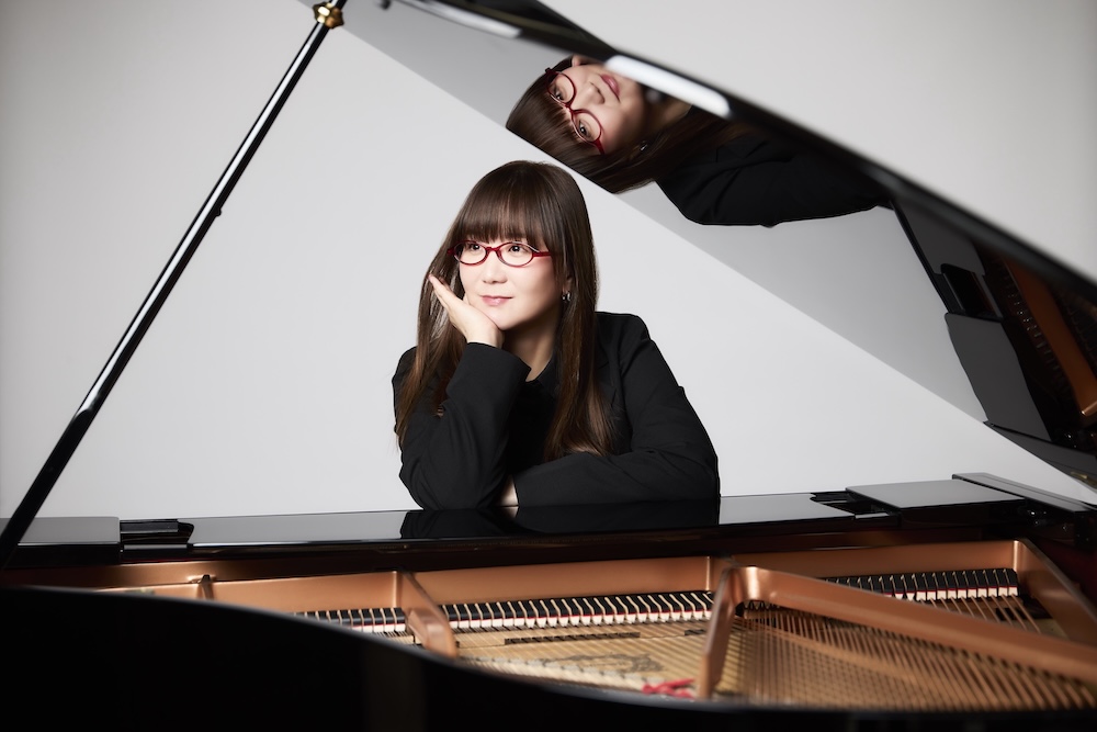 奥華子、20周年アルバム完全限定豪華盤購入者限定＜全員赤メガネ