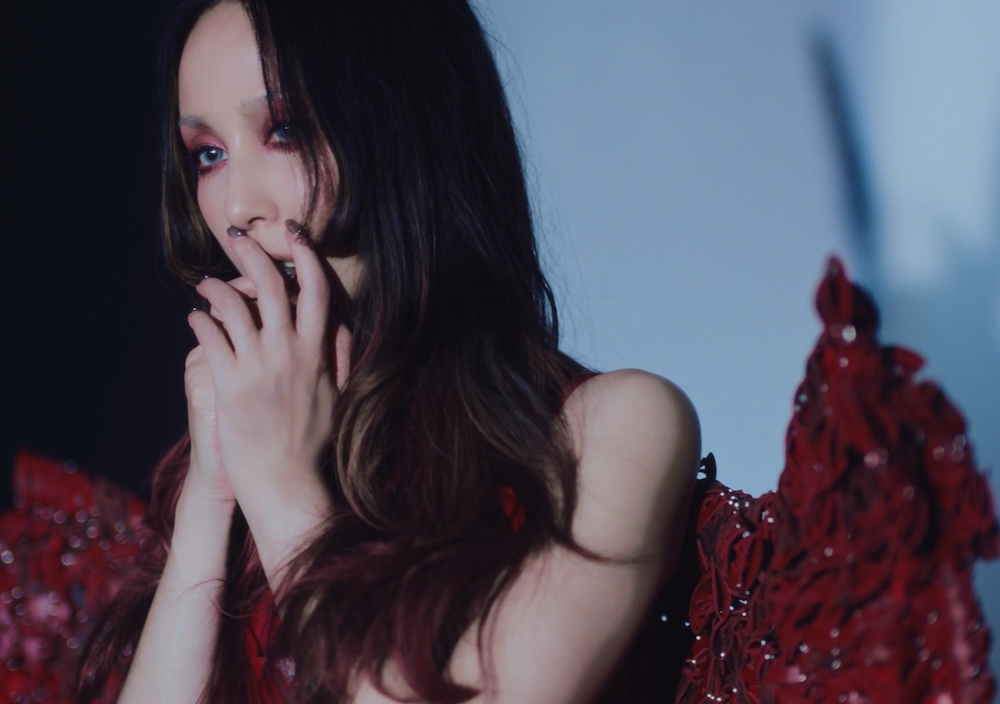中島美嘉、完全限定生産のマキシ・シングル「CRESCENT MOON」リリース