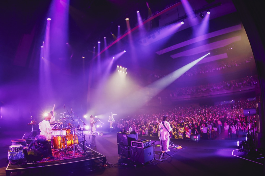 ライブレポート】コレサワ、クリープハイプを迎えリスペクトを交わした