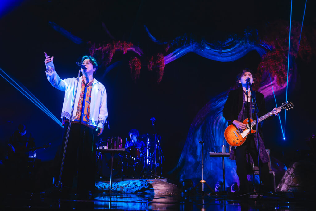 ライブレポート】ポルノグラフィティ、28ヶ所35公演の全国ツアー＜20th